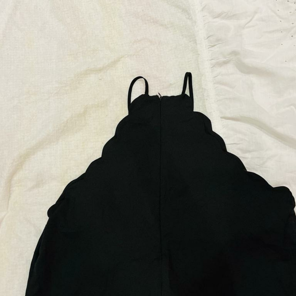Black halter neck dress - Picture 10 of 10